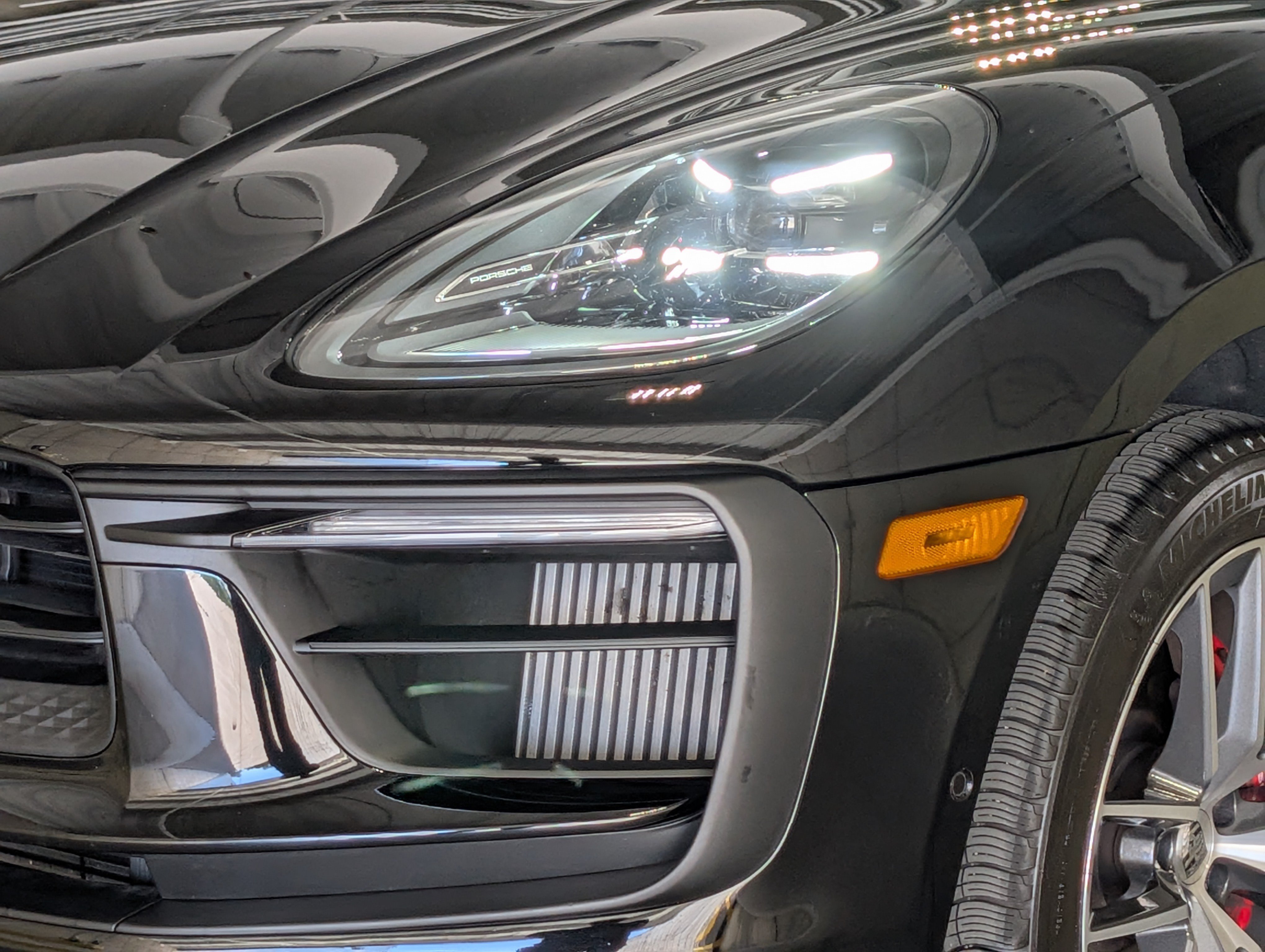 Certified 2025 Porsche Macan S AWD/4WD image 13