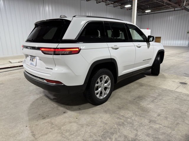 Used 2023 Jeep Grand Cherokee Limited image 6