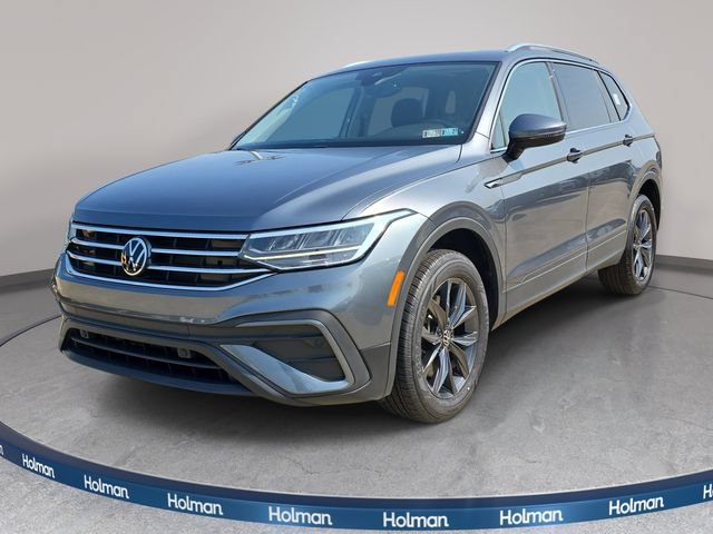 Used 2022 Volkswagen Tiguan SE w/ Panoramic Sunroof Package