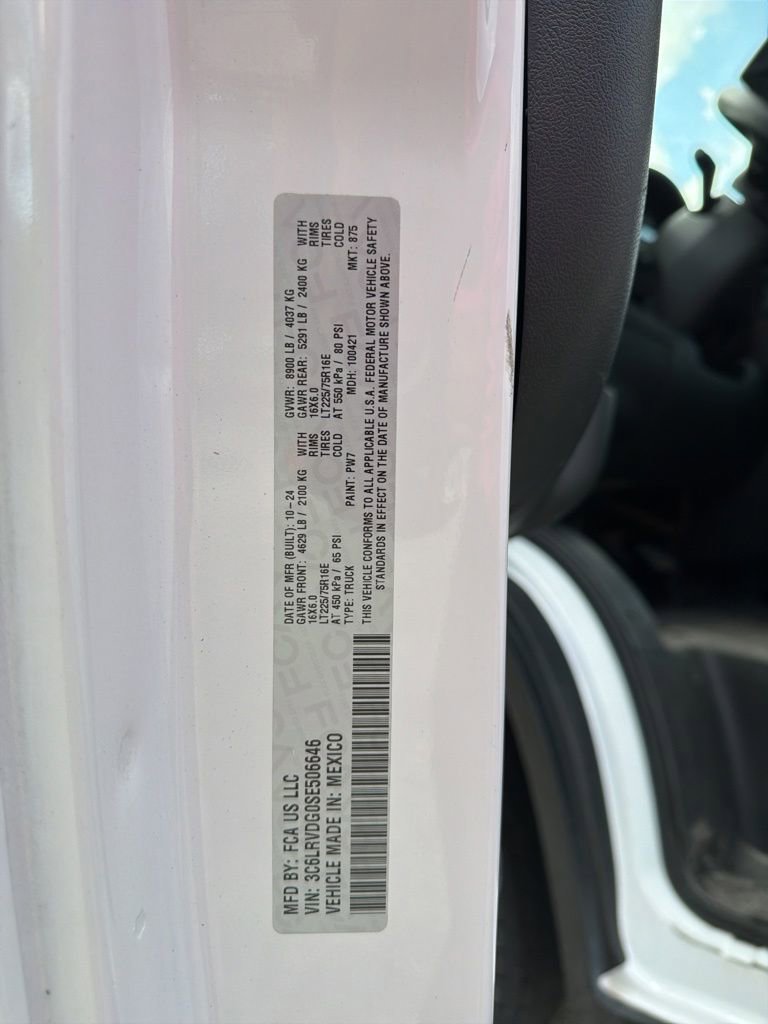 Used 2025 RAM ProMaster 2500 w/ Convenience Group FWD image 14