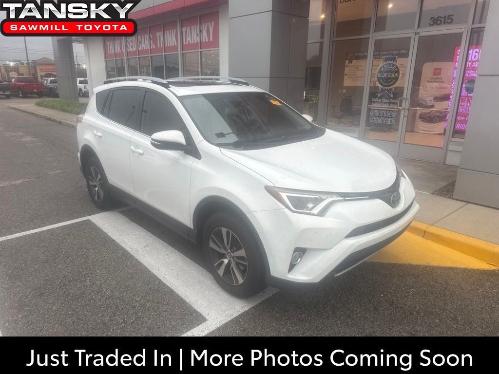 Used 2017 Toyota RAV4 XLE FWD video 1