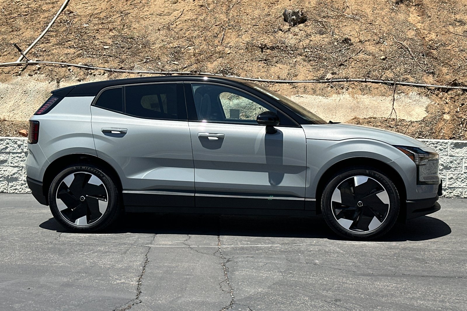 New 2026 Volvo EX30 Plus w/ Climate Package AWD/4WD image 3