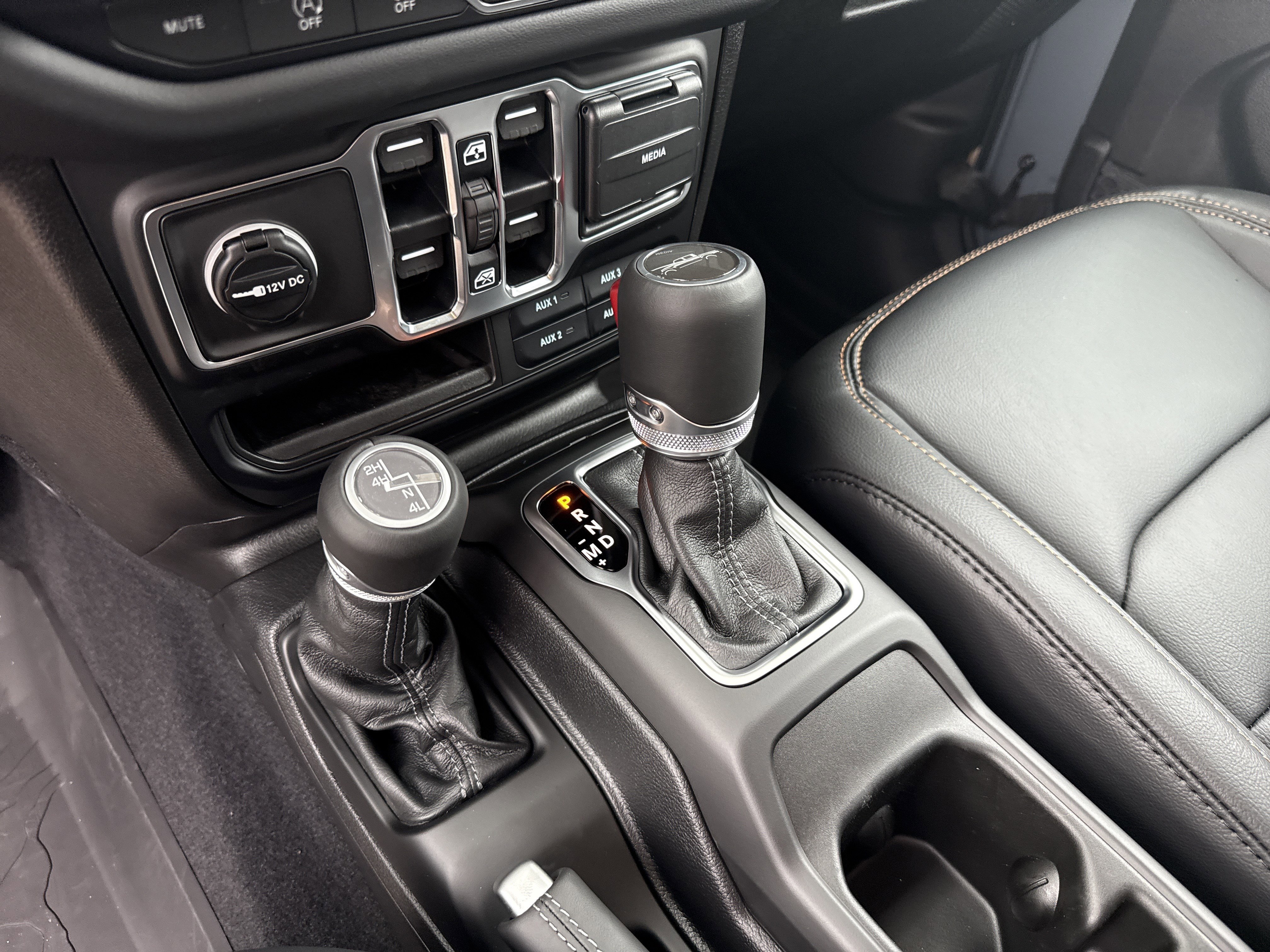 New 2025 Jeep Gladiator Sport w/ Premium Package image 30