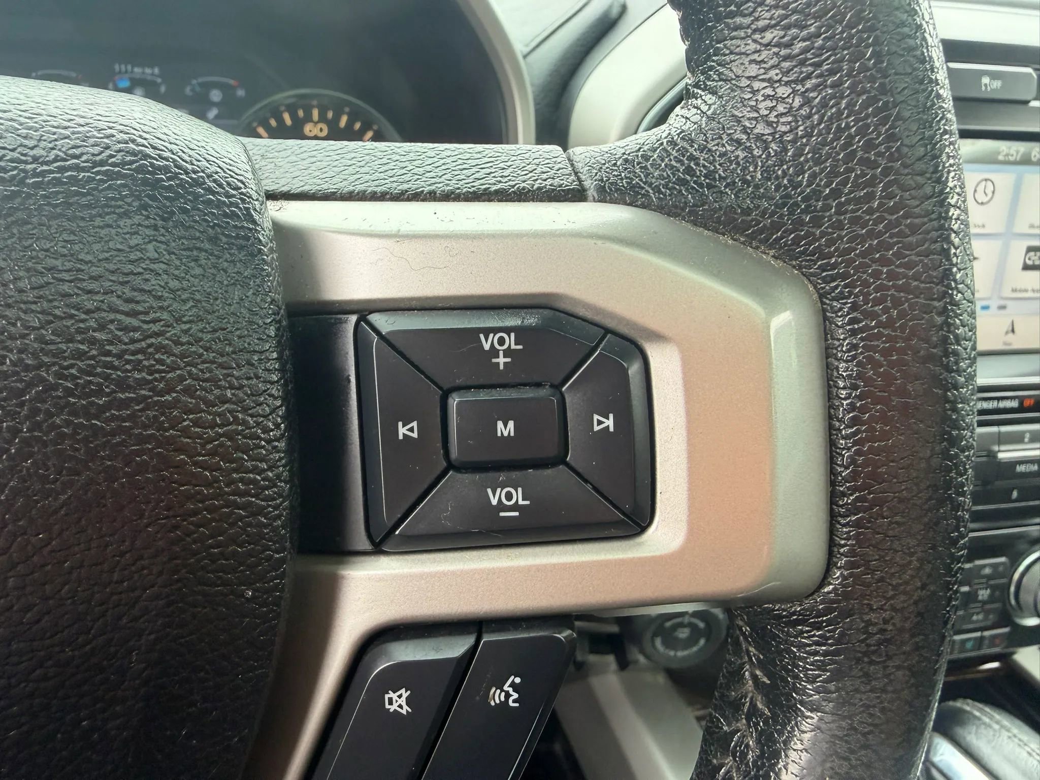 Used 2016 Ford F150 Lariat w/ Equipment Group 502A Luxury AWD/4WD image 15