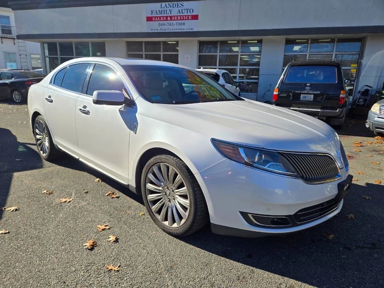 Used 2014 Lincoln MKS AWD w/ Equipment Group 101A image 4