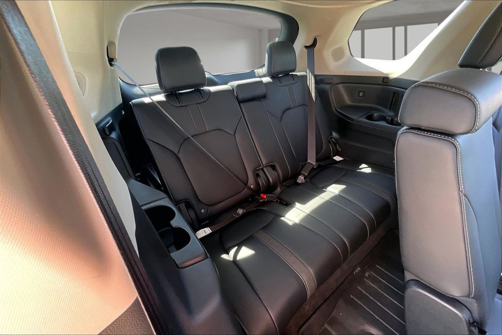 Used 2025 Honda Pilot Touring image 25