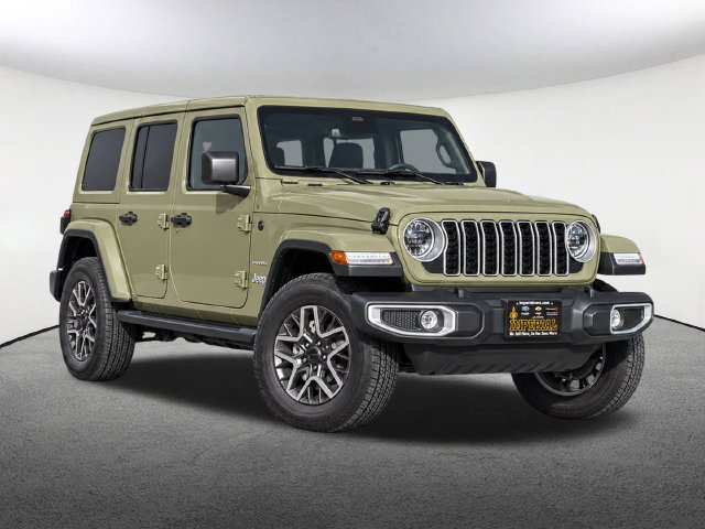 Used 2026 Jeep Wrangler Unlimited Sahara AWD/4WD image 2