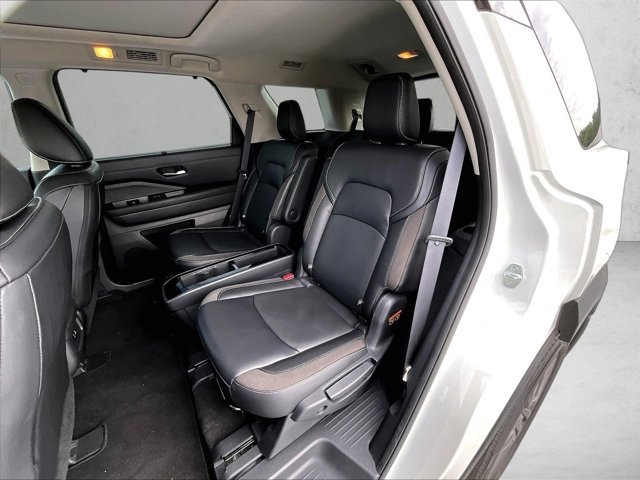 Used 2023 Nissan Pathfinder SL w/ SL Premium Package FWD image 28