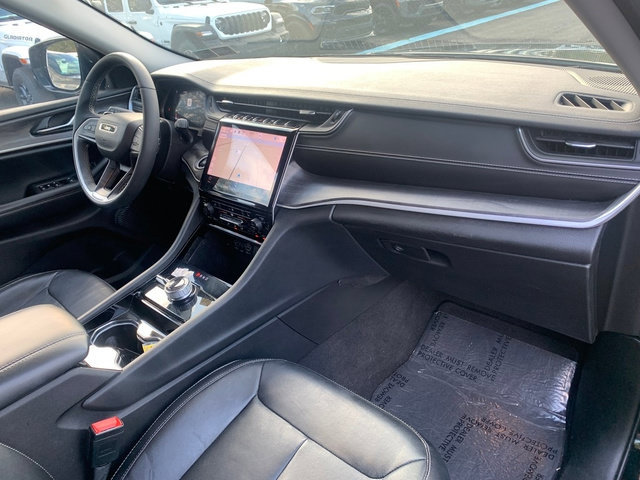 Used 2023 Jeep Grand Cherokee Limited AWD/4WD image 12