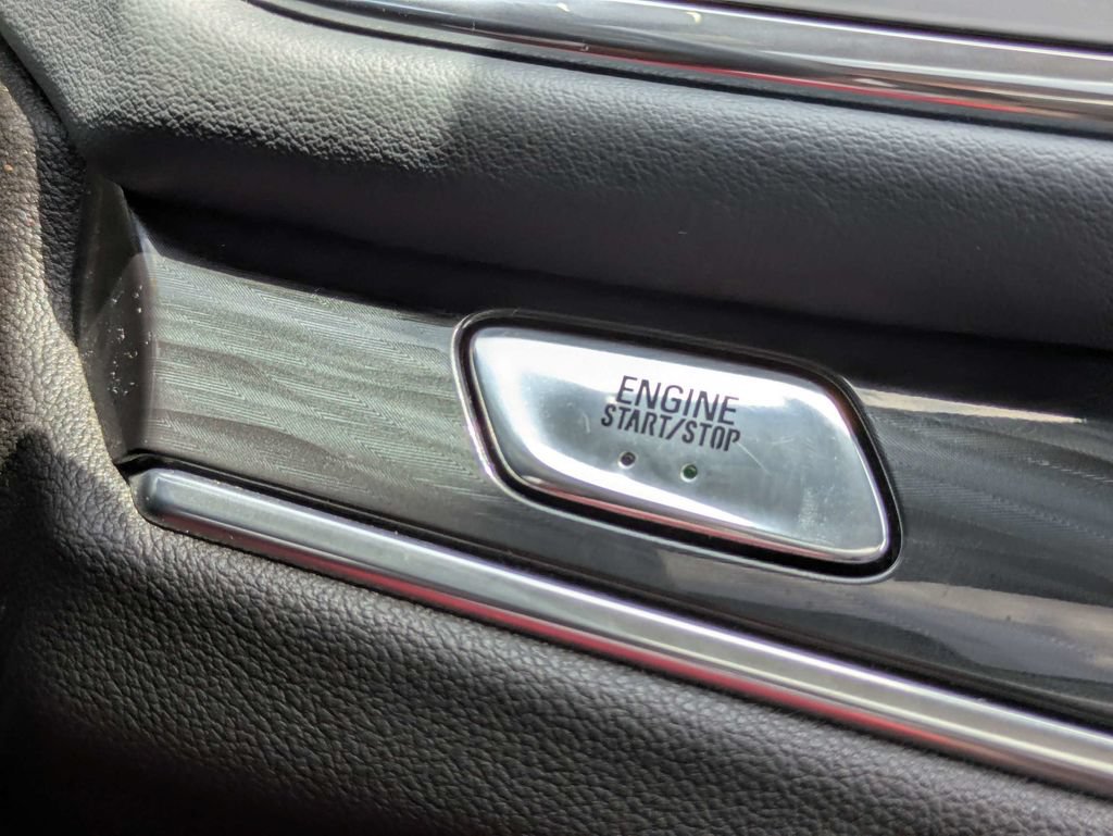 Used 2019 Buick Enclave Essence FWD image 32