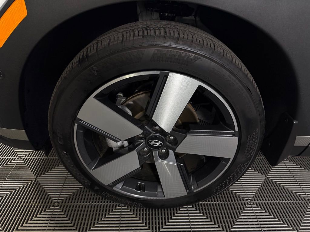 Used 2025 Hyundai Santa Fe Limited image 12