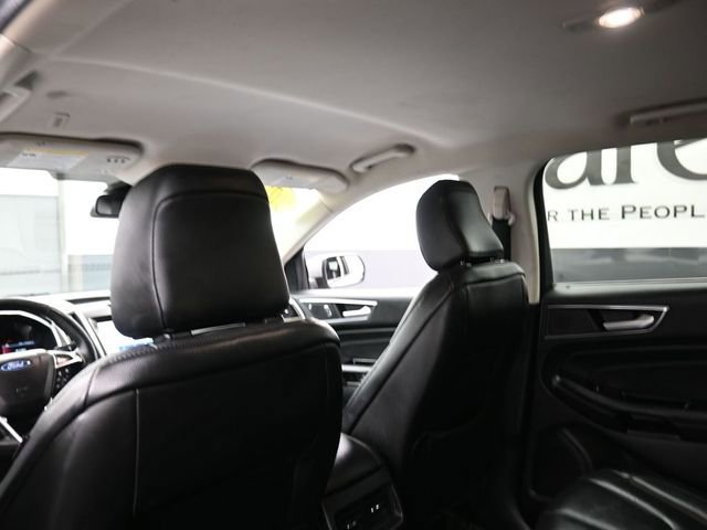 Used 2020 Ford Edge Titanium image 24