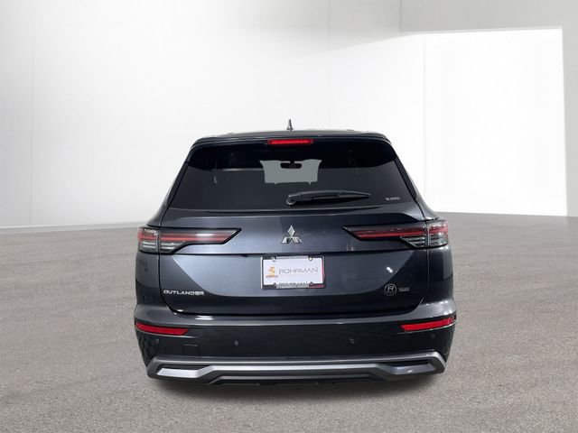 Used 2025 Mitsubishi Outlander SE image 15