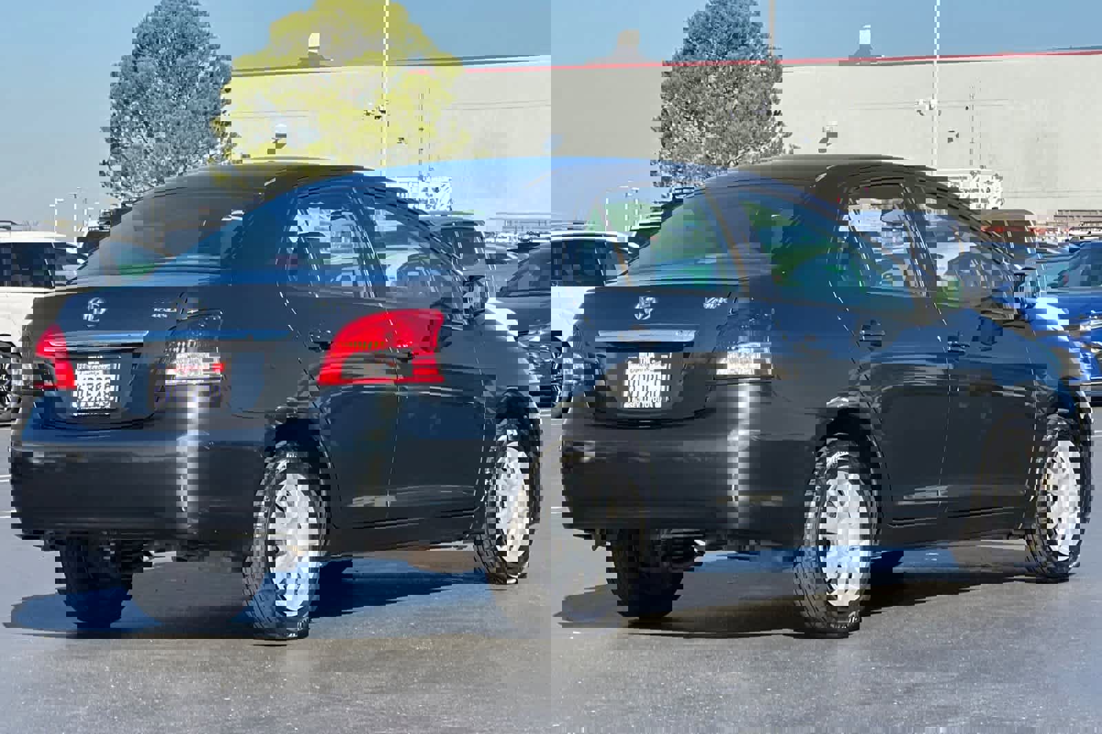 Used 2012 Toyota Yaris Sedan image 2