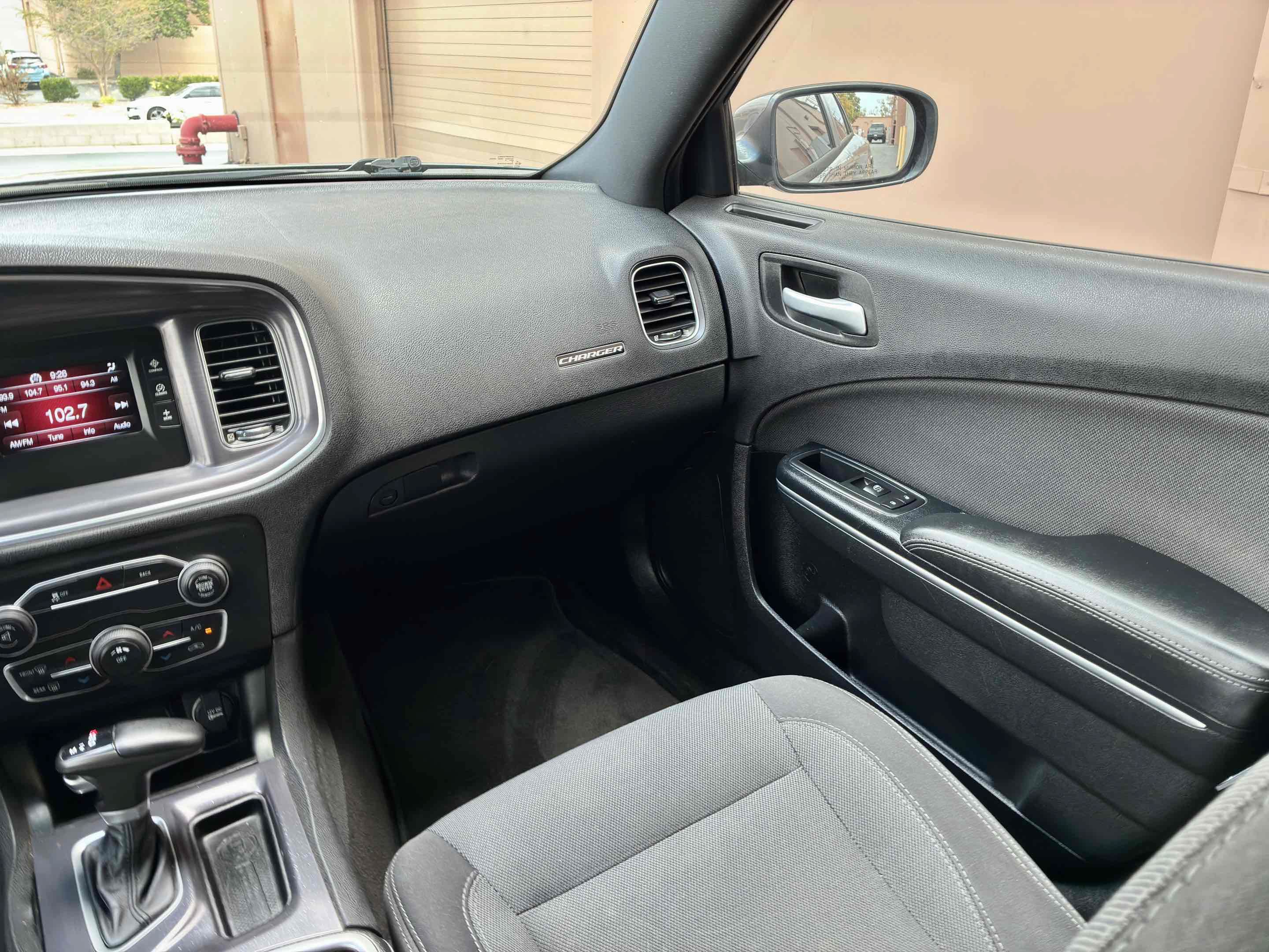 Used 2015 Dodge Charger SE RWD image 17