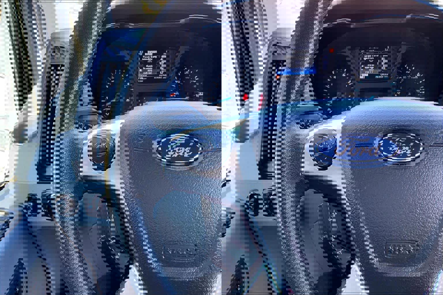 Used 2016 Ford Transit 350 XLT image 24