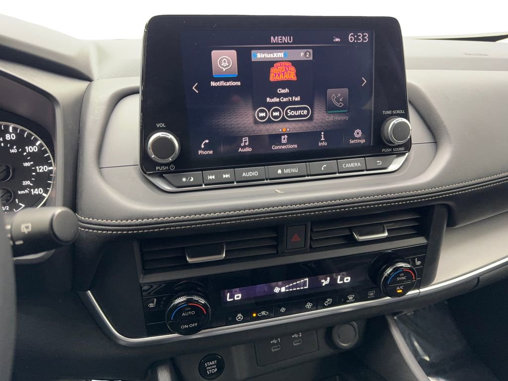 Used 2024 Nissan Rogue SV w/ SV Premium Package image 60