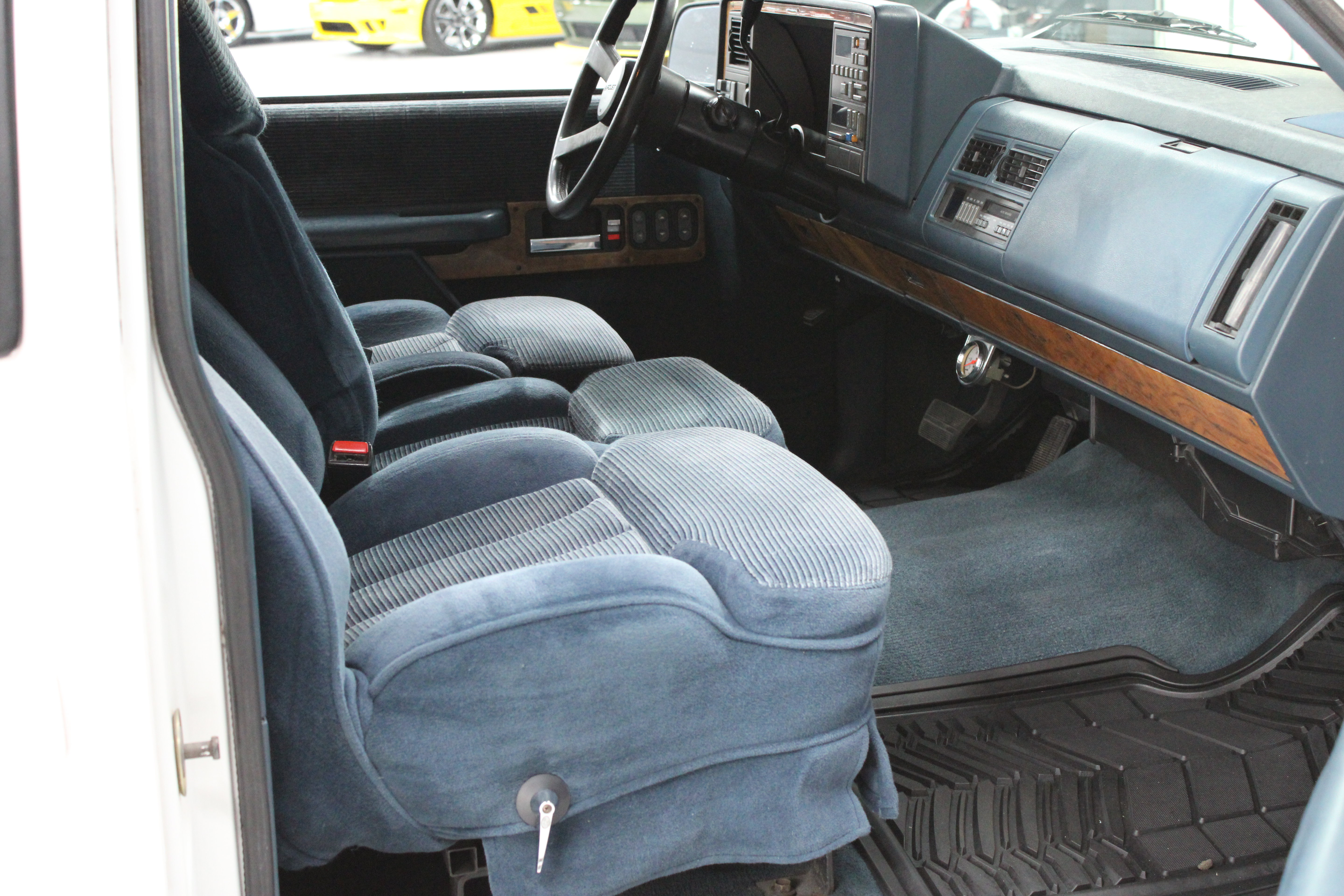 Used 1990 Chevrolet Silverado 1500 2WD Extended Cab image 15