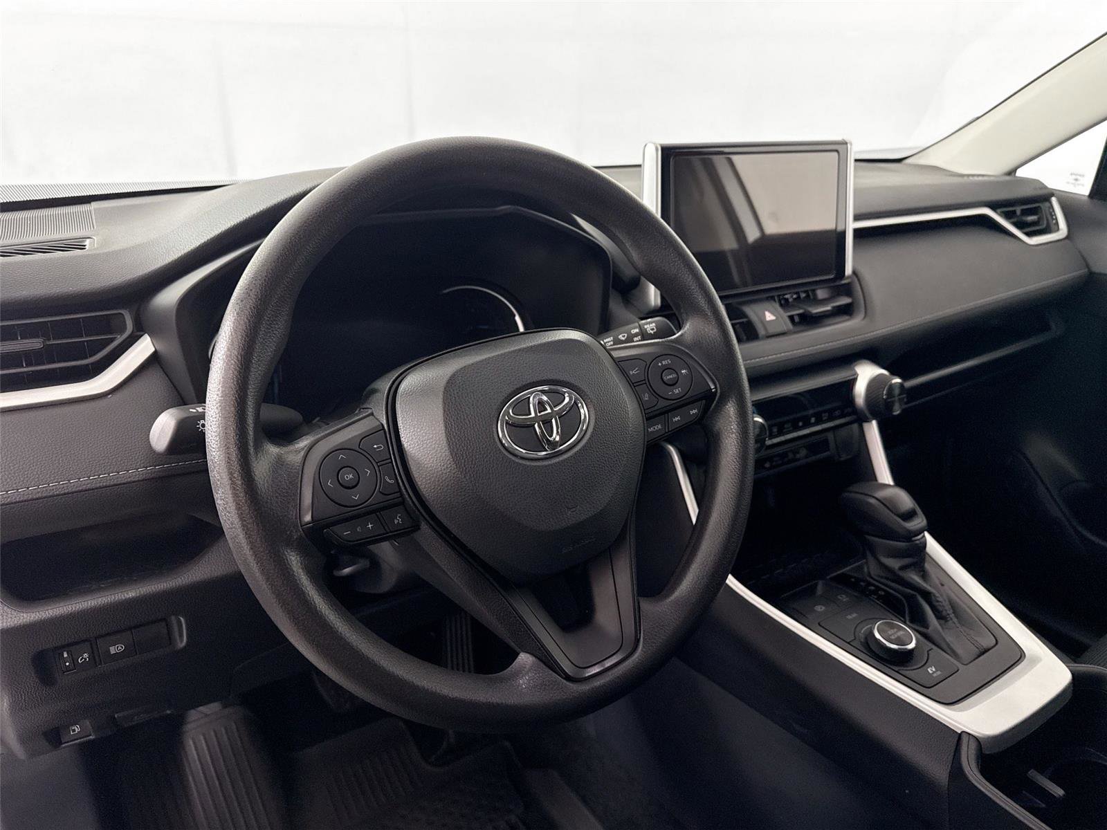 Certified 2024 Toyota RAV4 LE AWD/4WD image 4