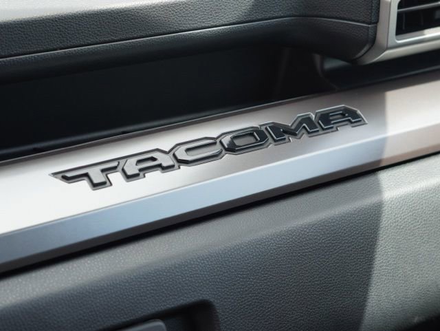 Certified 2025 Toyota Tacoma TRD Off-Road AWD/4WD image 46