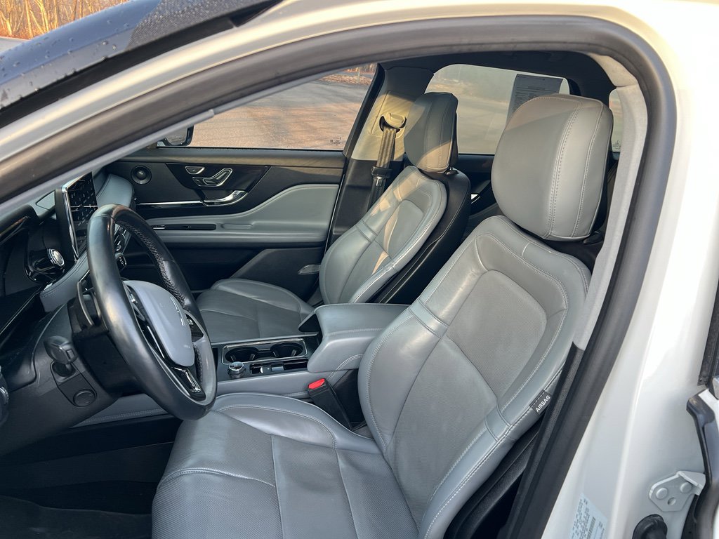 Used 2022 Lincoln Corsair Reserve w/ Equipment Group 201A image 15