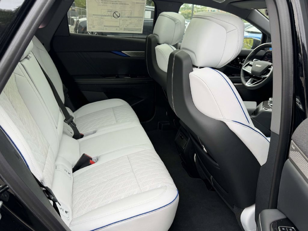 New 2026 Cadillac Optiq V AWD/4WD image 11