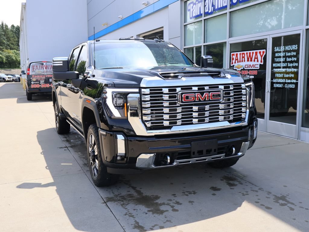 Used 2024 GMC Sierra 2500 Denali w/ Denali Reserve Package AWD/4WD image 2