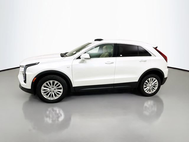 Used 2024 Cadillac XT4 Luxury w/ Cold Weather Package image 5