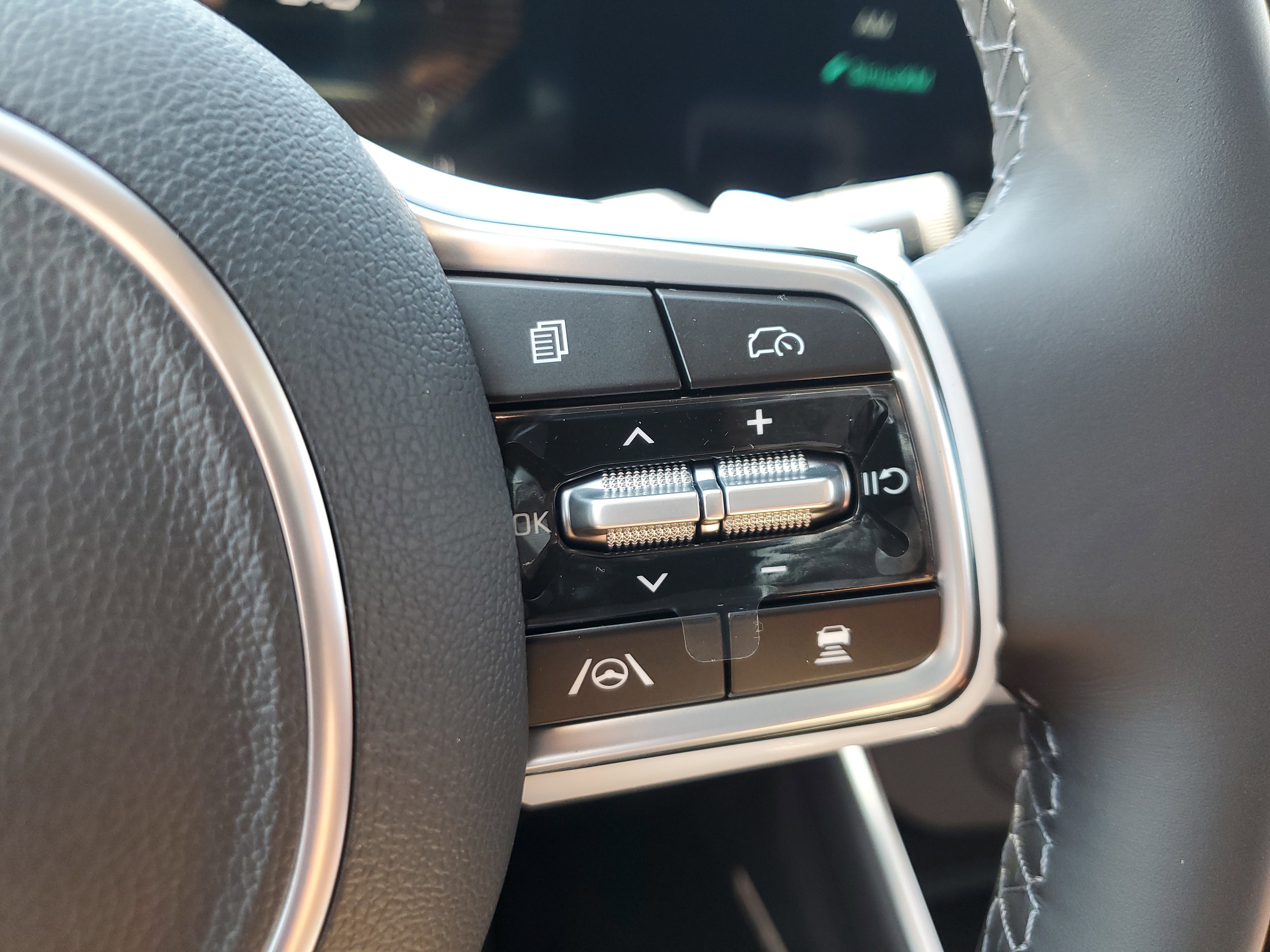 New 2026 Kia Carnival EX image 27