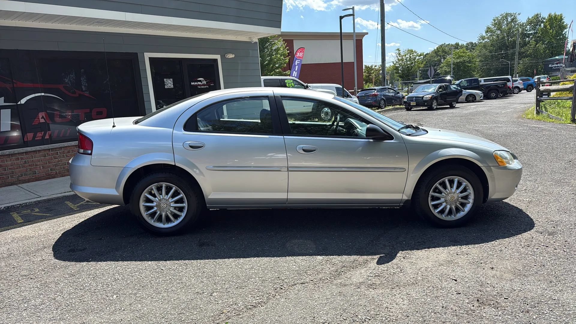 Used 2002 Chrysler Sebring LXi w/ Security Group FWD image 4