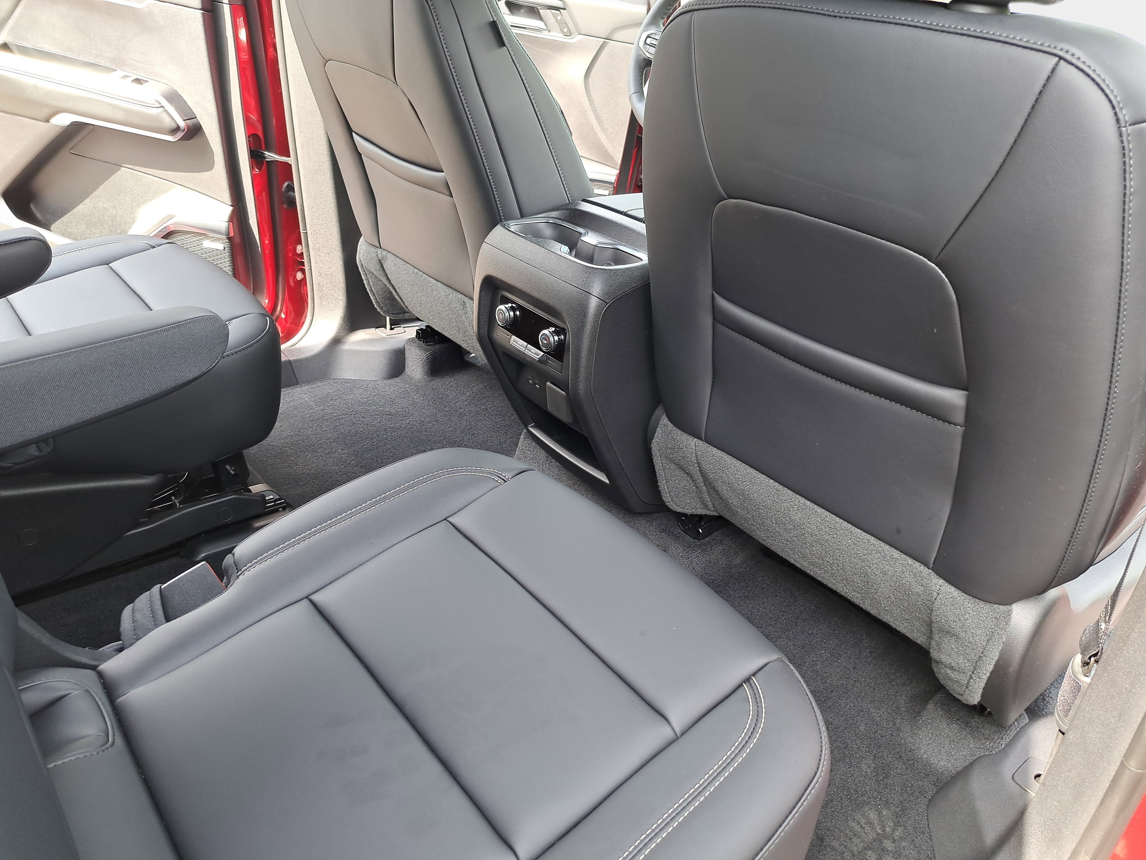 Used 2026 GMC Acadia Elevation w/ Elevation Premium Package image 11