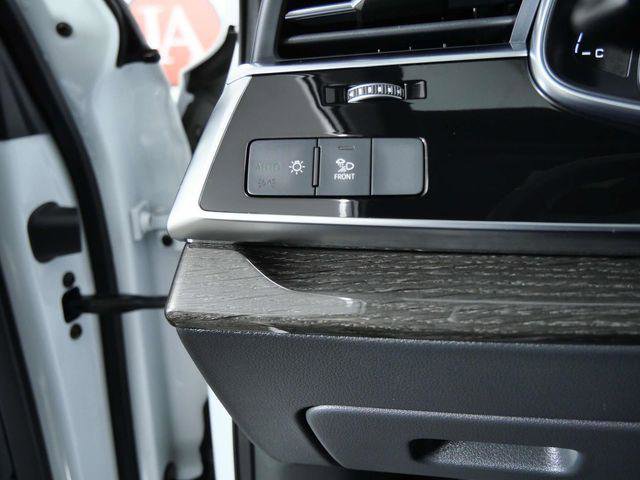 Used 2025 Audi Q7 2.0T Premium w/ Convenience Plus Package image 21