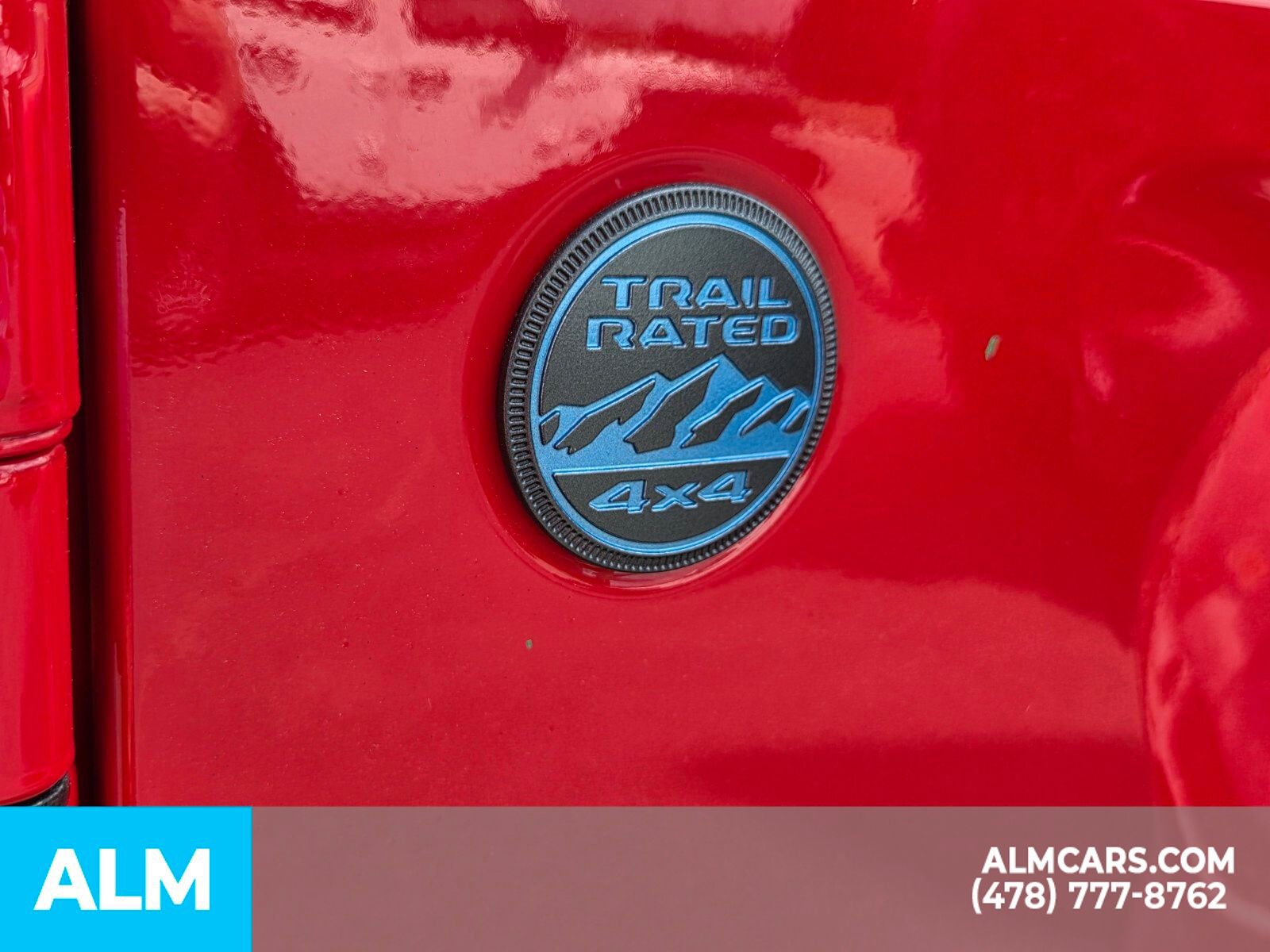 Used 2025 Jeep Wrangler Unlimited Sahara w/ Safety Group image 17