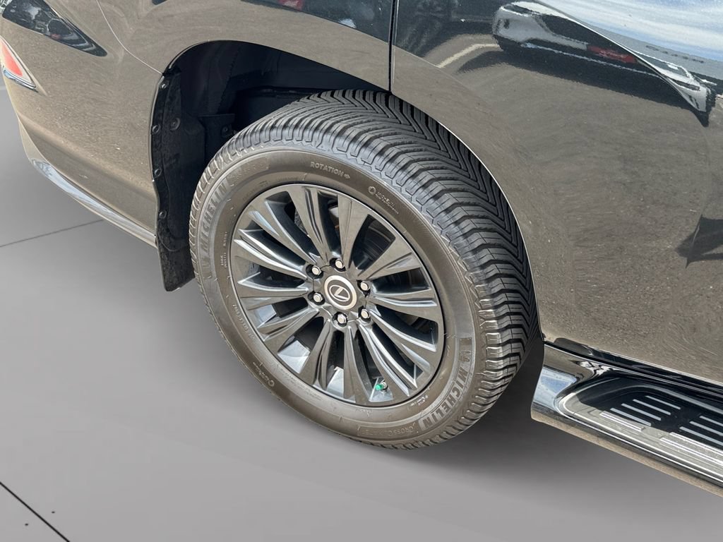 Used 2023 Lexus GX 460 Luxury w/ Sport Design Package AWD/4WD image 28