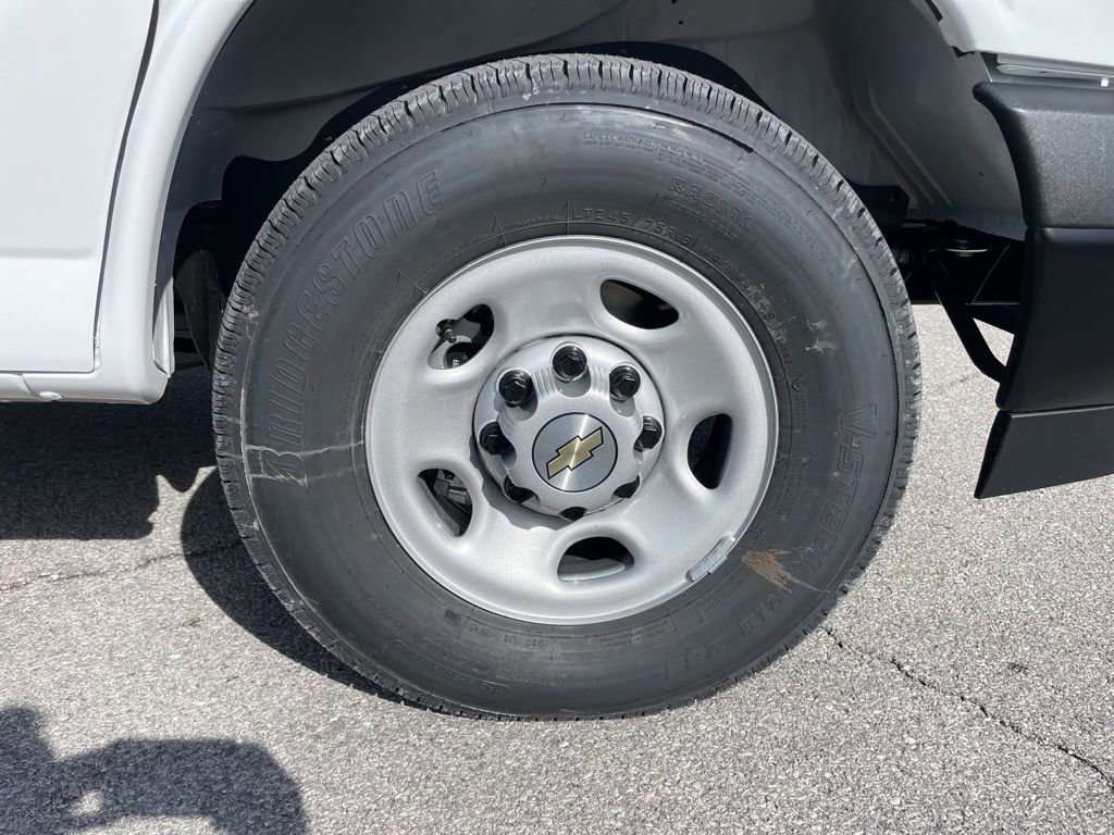 New 2025 Chevrolet Express 2500 Work Van image 50