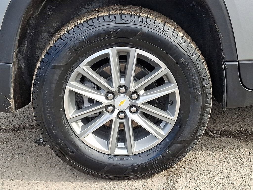 Used 2023 Chevrolet Traverse LT image 35