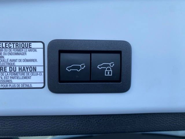 Used 2023 Toyota Corolla Cross XLE w/ Convenience Package AWD/4WD image 10