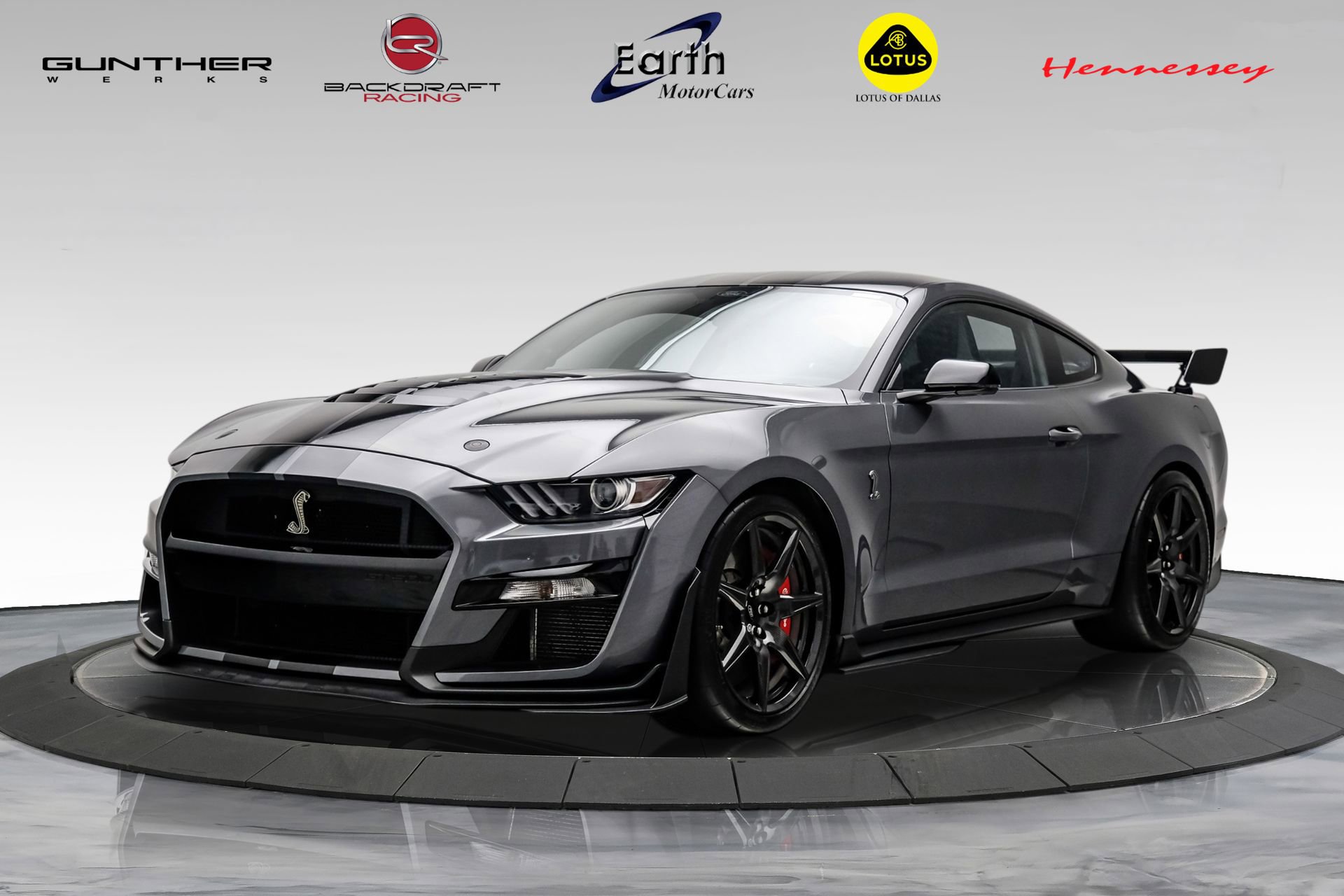 Used 2021 Ford Mustang Shelby GT500 w/ Carbon Fiber Track Pack image 1