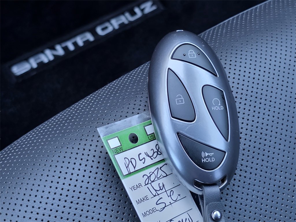 Used 2025 Hyundai Santa Cruz Limited image 37