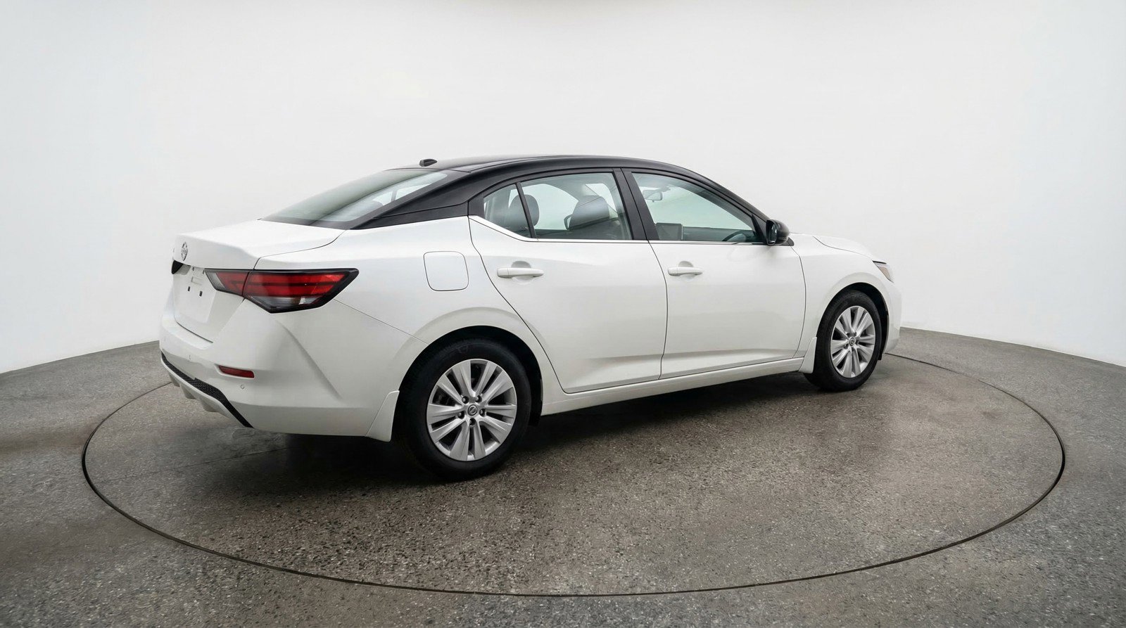 Used 2025 Nissan Sentra S FWD image 9