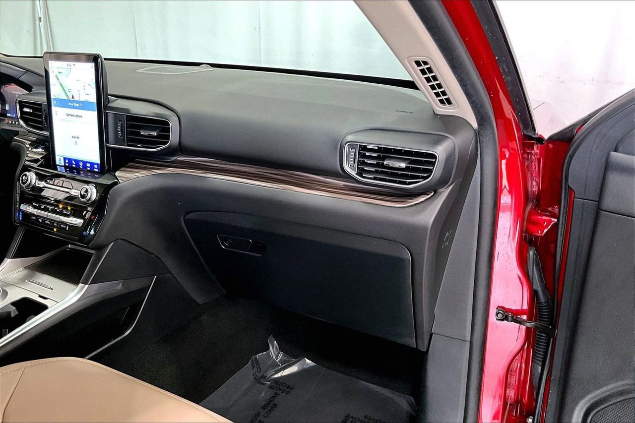 Certified 2024 Ford Explorer Limited w/ Limited Technology Package image 16