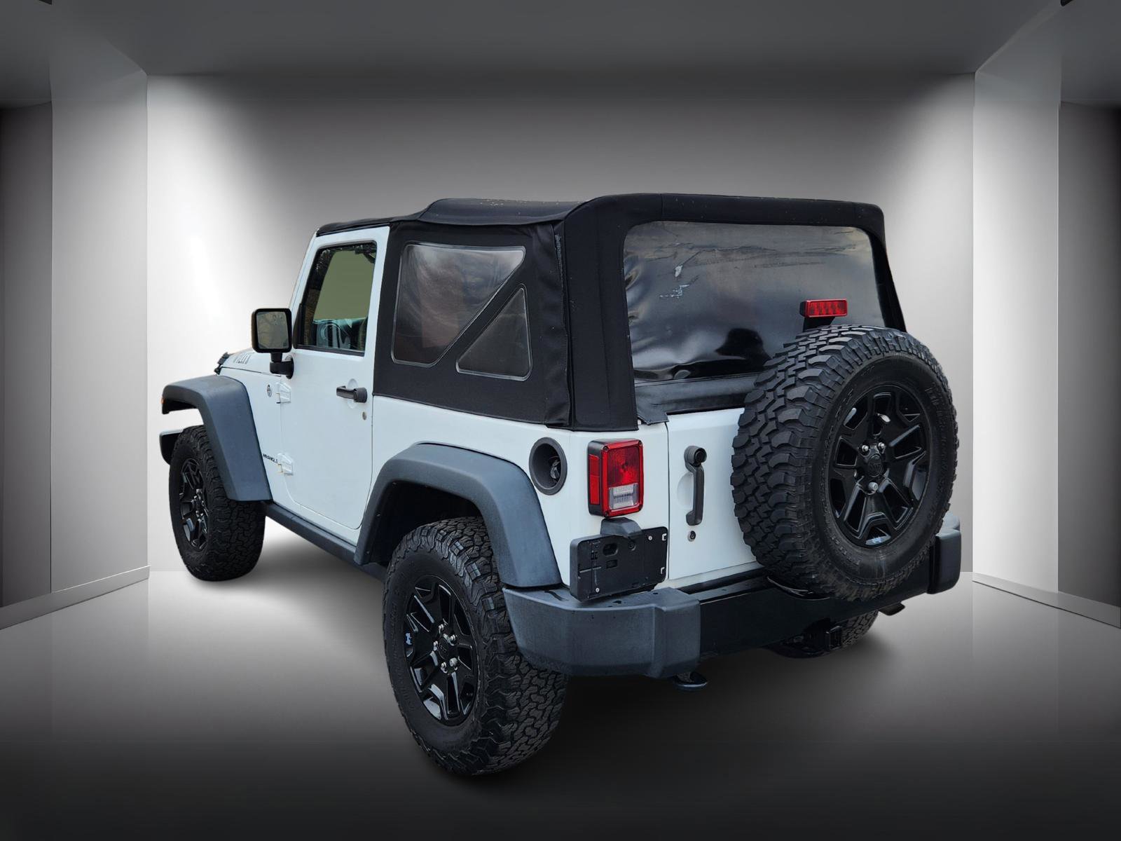 Used 2015 Jeep Wrangler Sport image 3