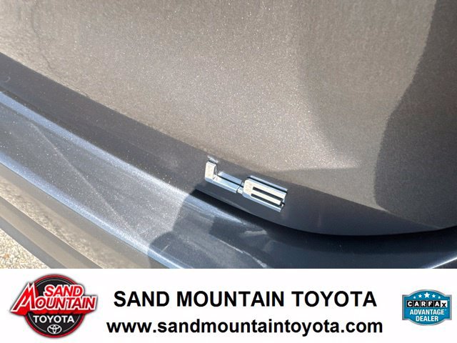 Used 2024 Toyota Highlander LE FWD image 8