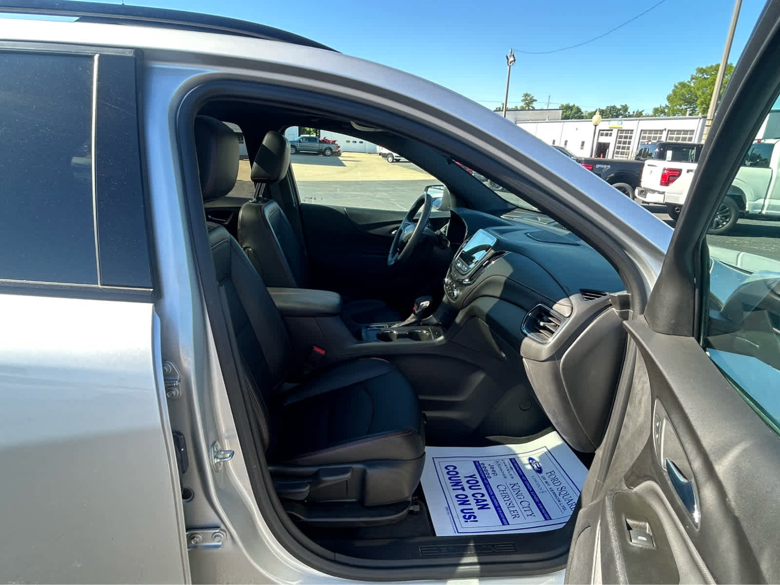 Used 2022 Chevrolet Equinox RS w/ RS Leather Package FWD image 18