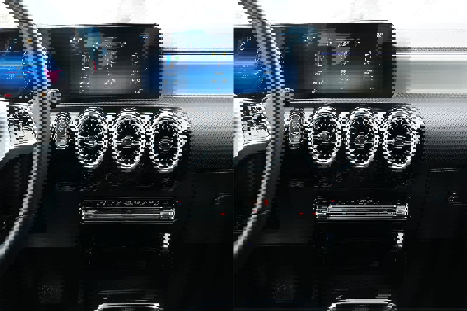 Used 2025 Mercedes-Benz CLA 250 image 9