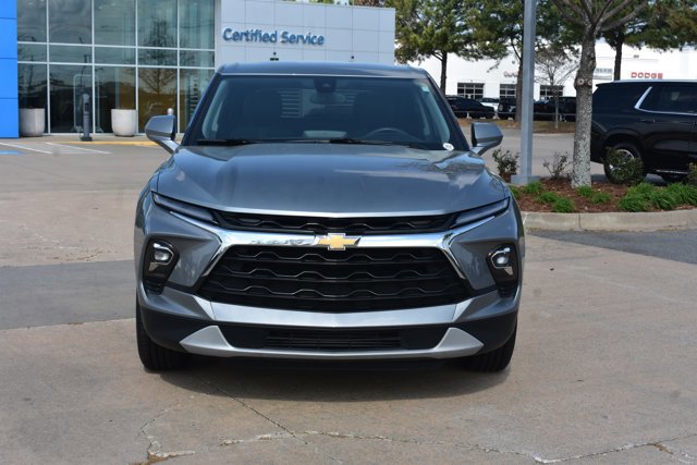 Used 2025 Chevrolet Blazer LT image 2