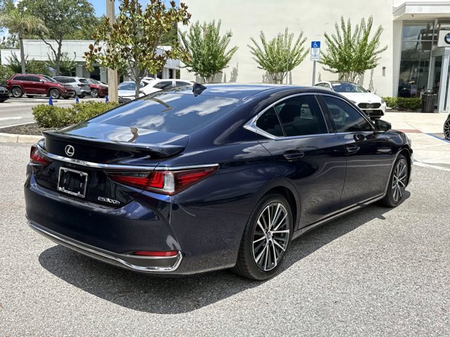 Used 2025 Lexus ES 300h w/ Premium Package FWD image 3