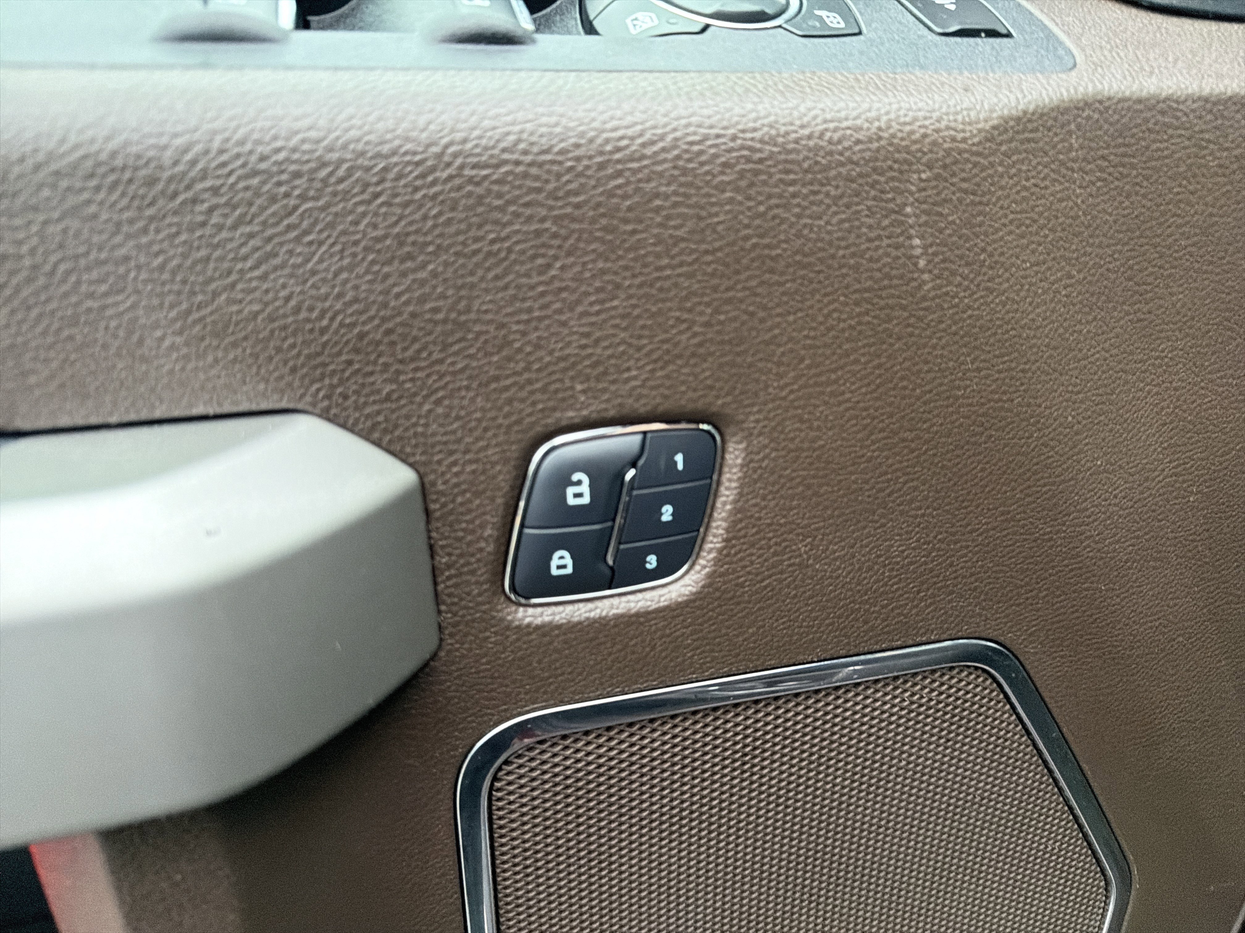 Used 2017 Ford F250 King Ranch w/ King Ranch Ultimate Package image 12