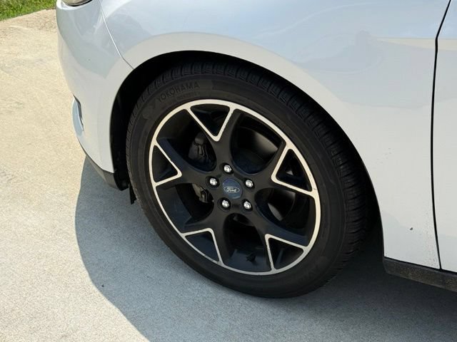 Used 2018 Ford Focus Titanium w/ Titanium Technology Package FWD image 5