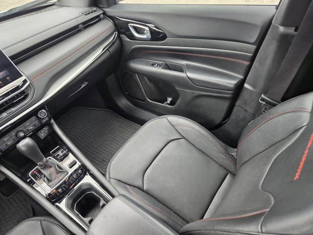 Used 2025 Jeep Compass Trailhawk w/ Trailhawk Elite Group AWD/4WD image 18